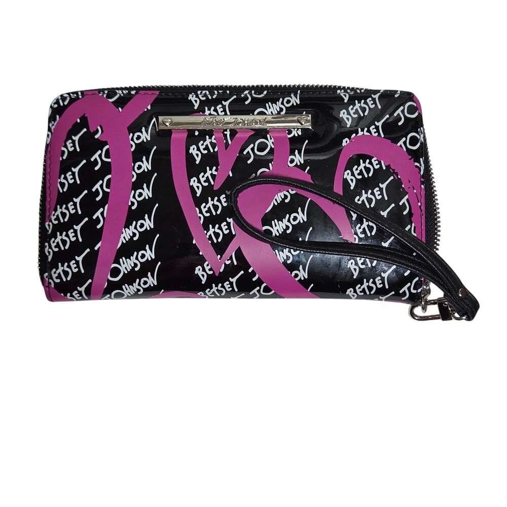 Betsey Johnson Blak and Pink Heart Clutch Wallet